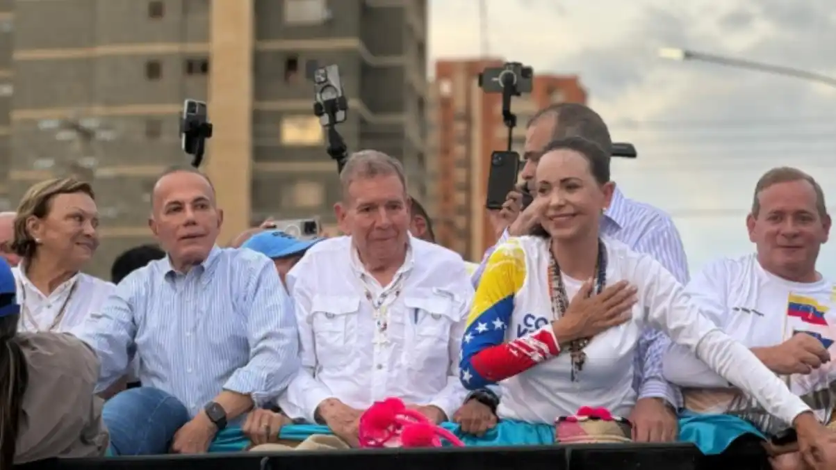¡EL GRAN ZULIANAZO! Edmundo González y María Corina cerraron campaña en Maracaibo (FOTOS+VIDEOS)
