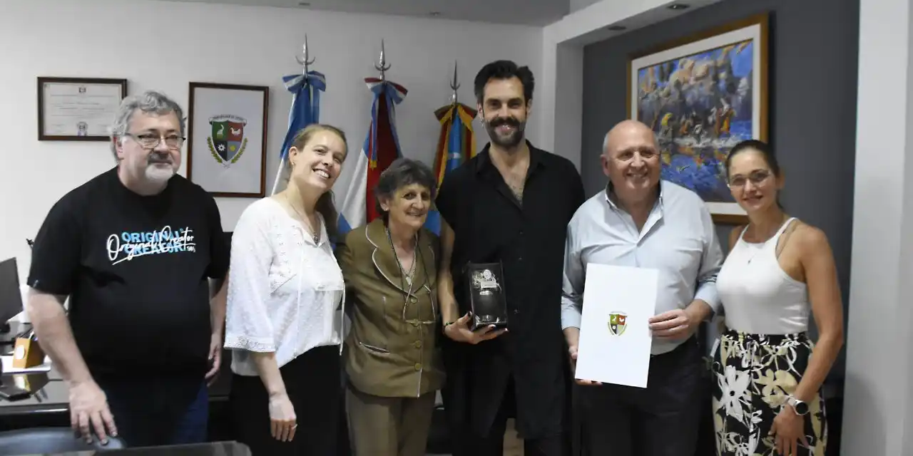 Crespo reconoció al artista Daniel Wendler como “personalidad destacada de la cultura”