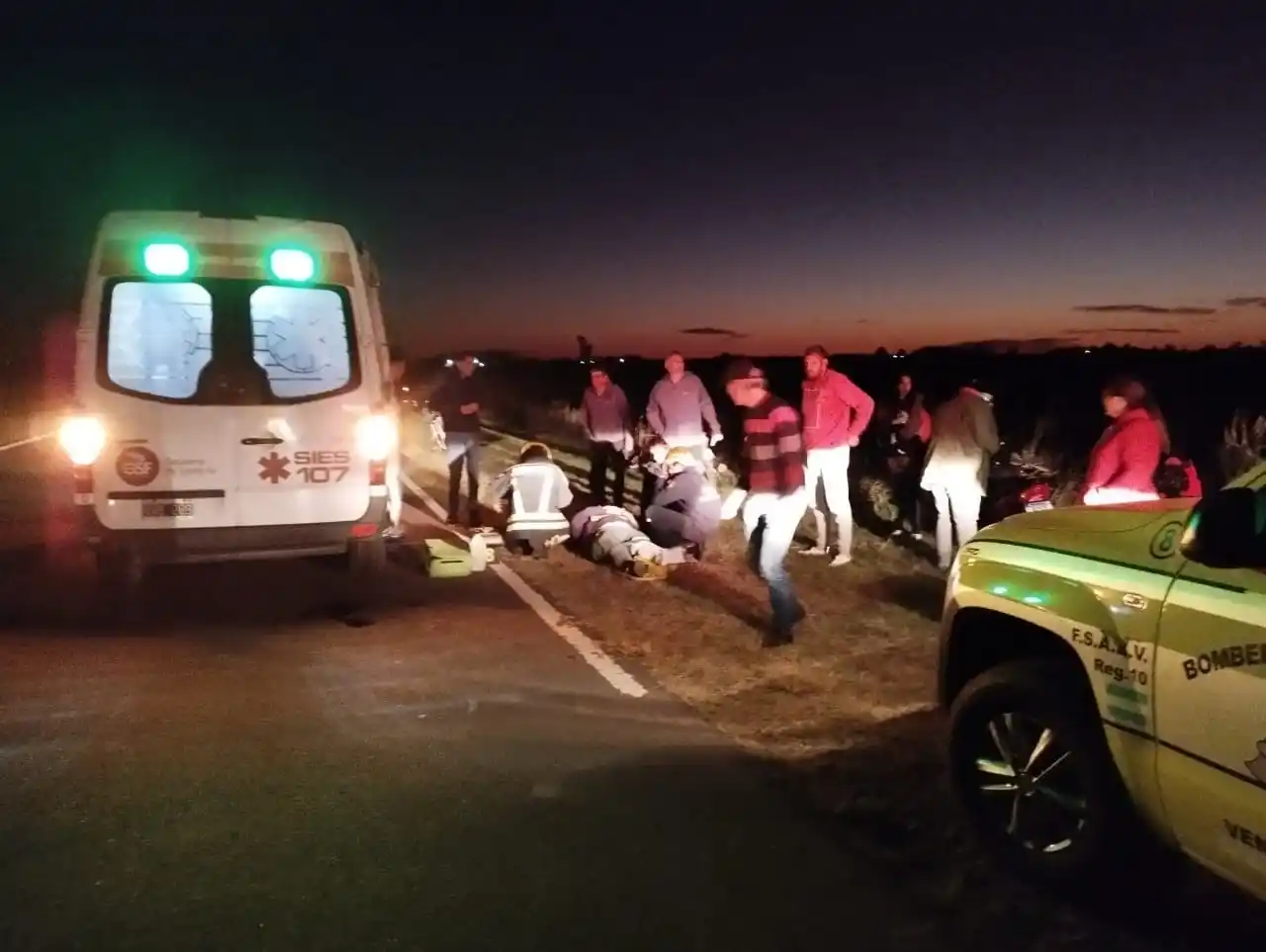 Motociclistas heridos al chocar con un perro en ruta 4-S