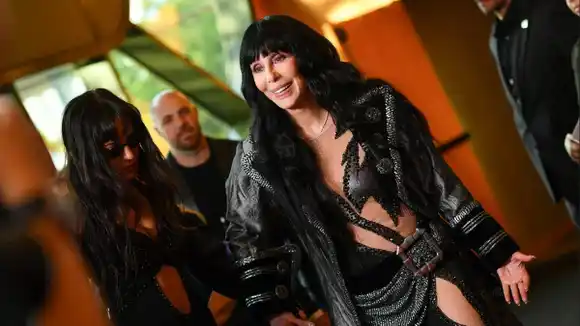 Cher y su hijo dejan sin efecto temporalmente acuerdo de tutela