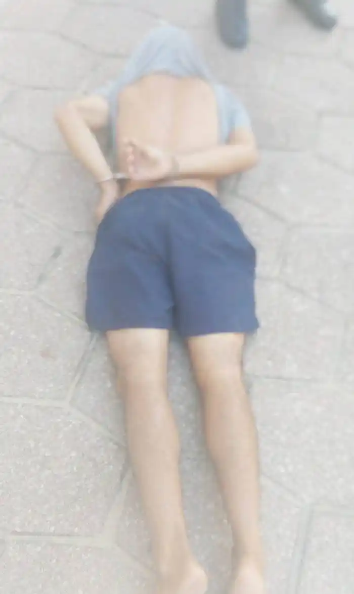 Le robaron la billetera y la policía encontró al ladrón