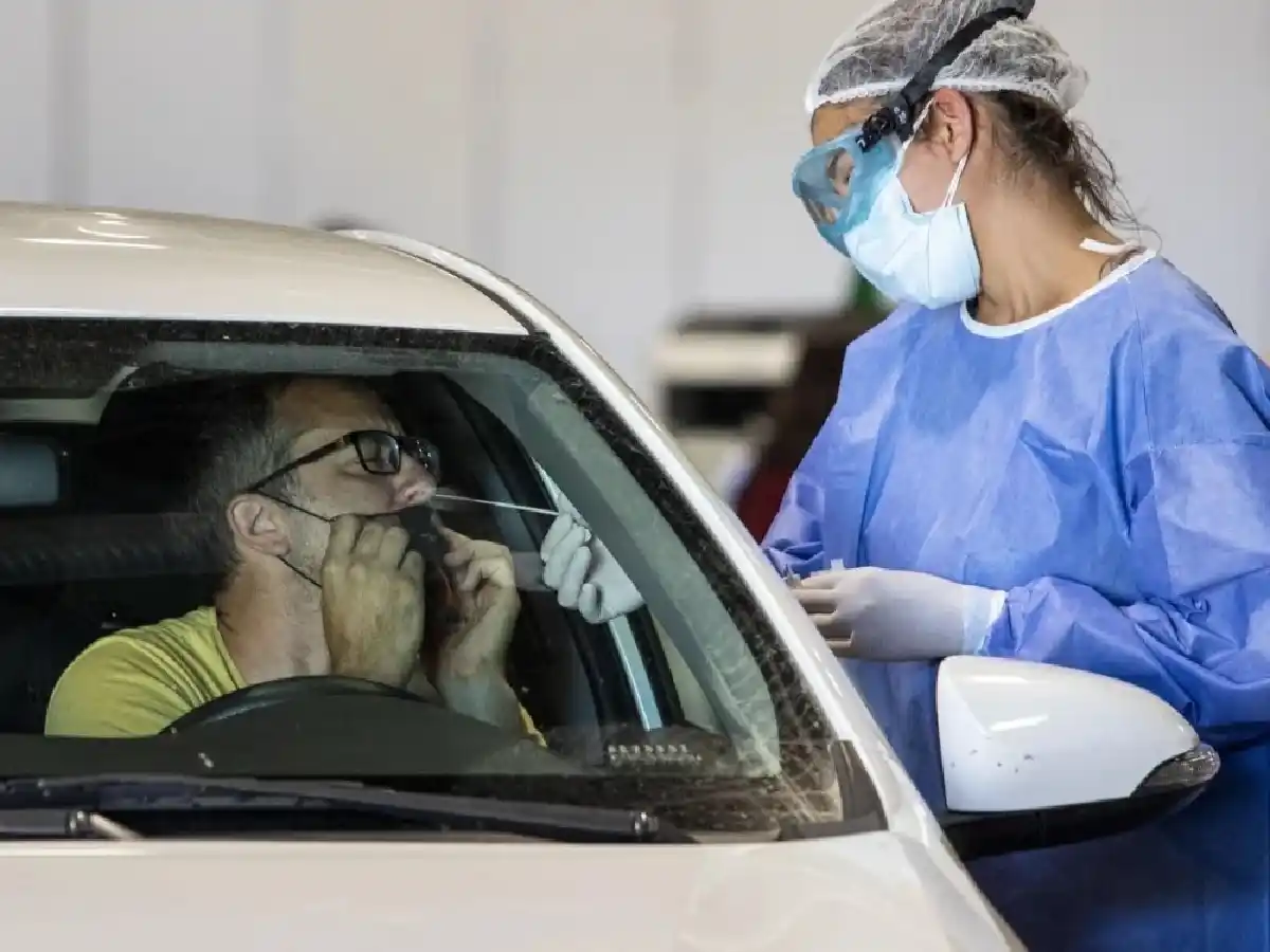 Crecieron un 280% los contagios semanales de coronavirus en el país