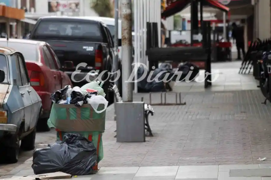 Servicios alcanzados por el paro que durará hasta el mediodía del martes