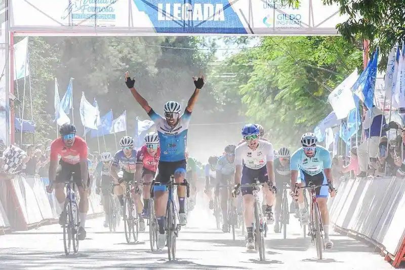 Rosas ganó la segunda etapa en
Herradura y Anchieri sigue líder