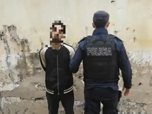 El delincuente intentó robarle a dos hombres de 51 y 53 años.