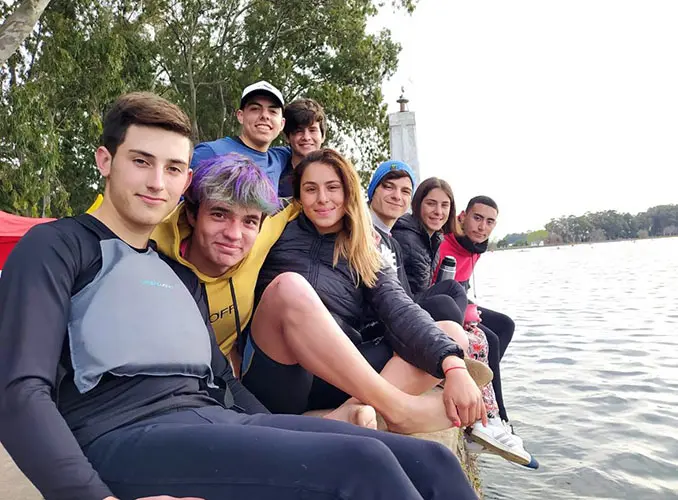 Kayakistas de Lobería en un torneo en la ciudad de Las Flores
