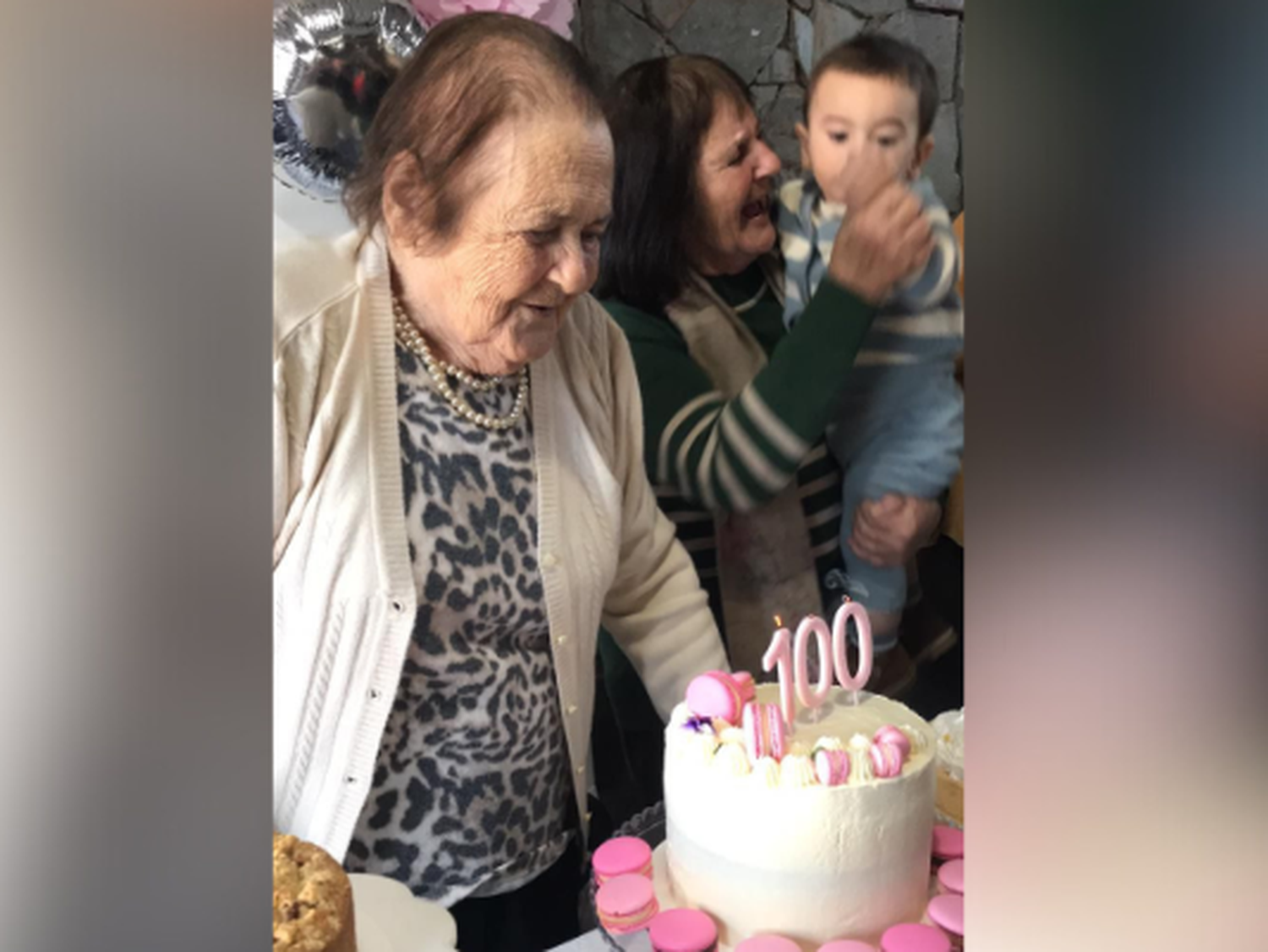 ¡Felicitan a Hilda Vives por cumplir 100 años!