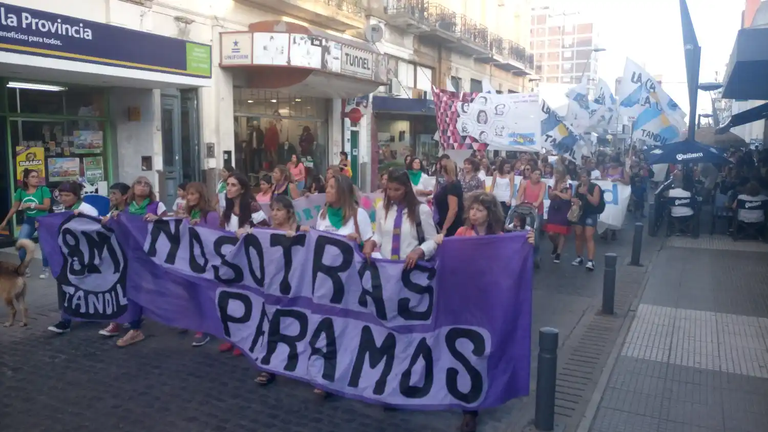 Más de tres mil personas marcharon en reclamo de más derechos para las mujeres