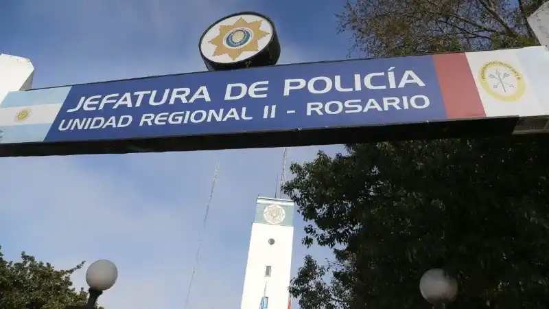 Intervienen la Policía de Rosario y desplazan a jefes por malversación de fondos