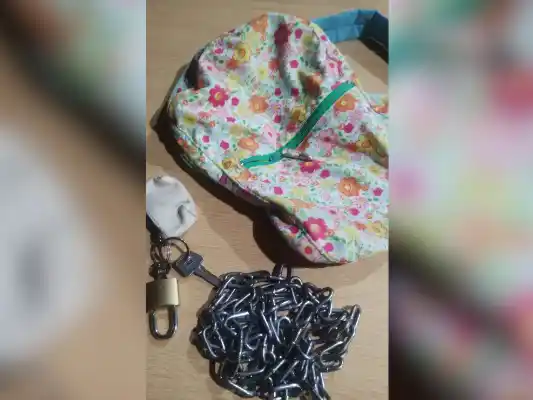 Hallaron una mochila de niña y una cadena con candado