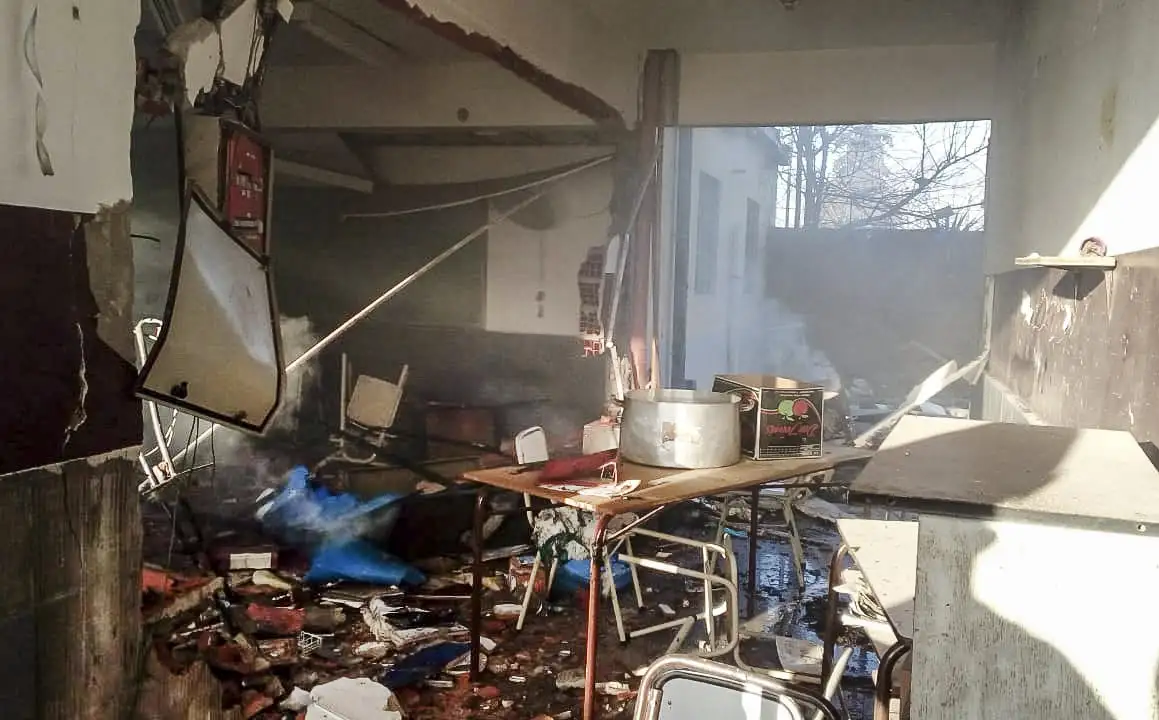 Docentes se movilizaron, a dos meses de la explosión en una escuela de Moreno