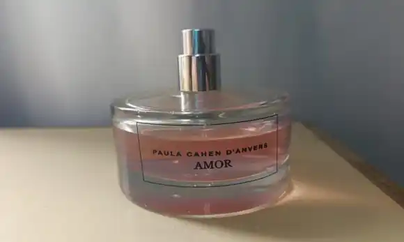 De quién es el perfume