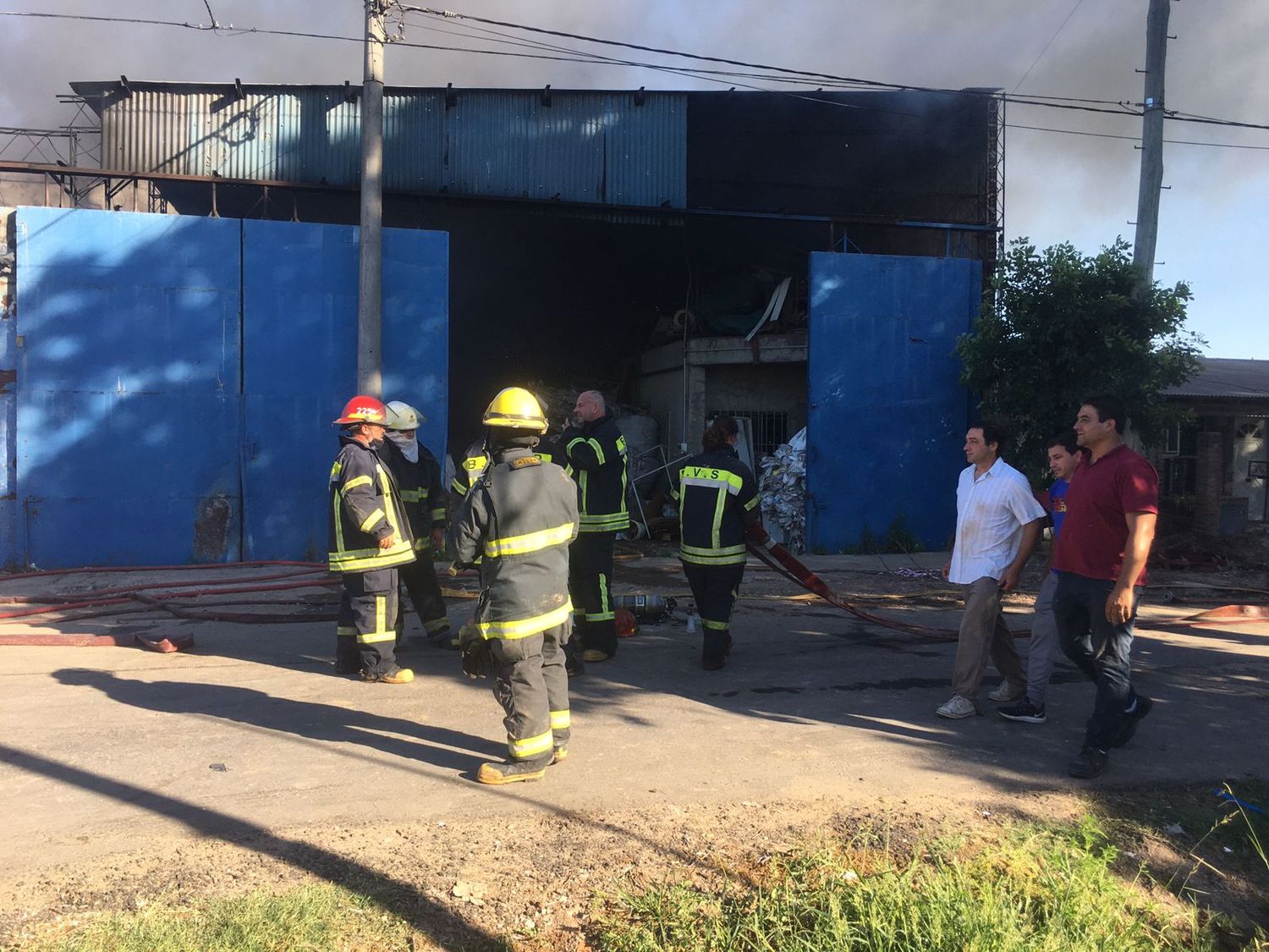 Extinguieron el incendio que destruyó el galpón de “los Melgar”