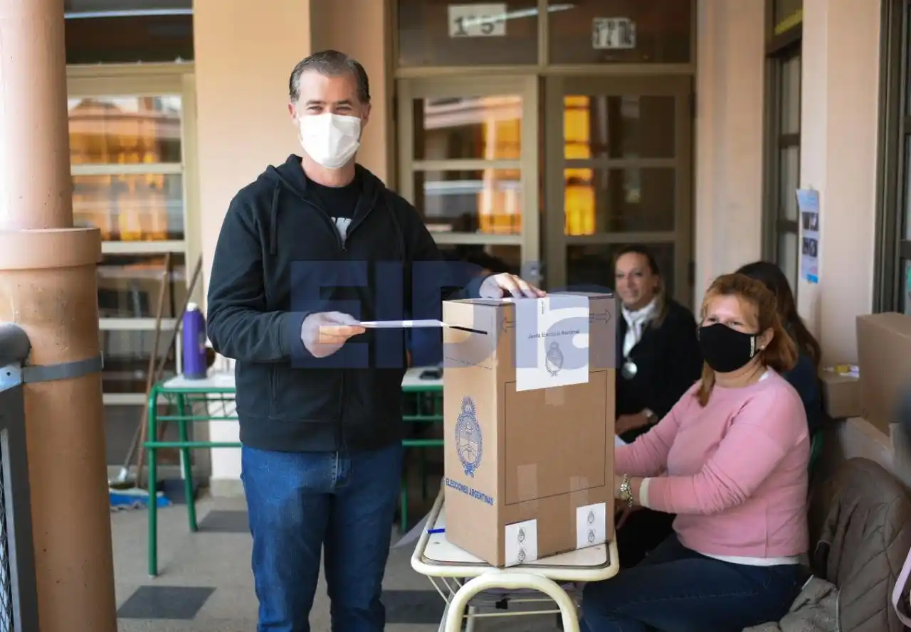 Votó el Intendente Piaggio  y resaltó la importancia de "pensar a futuro"