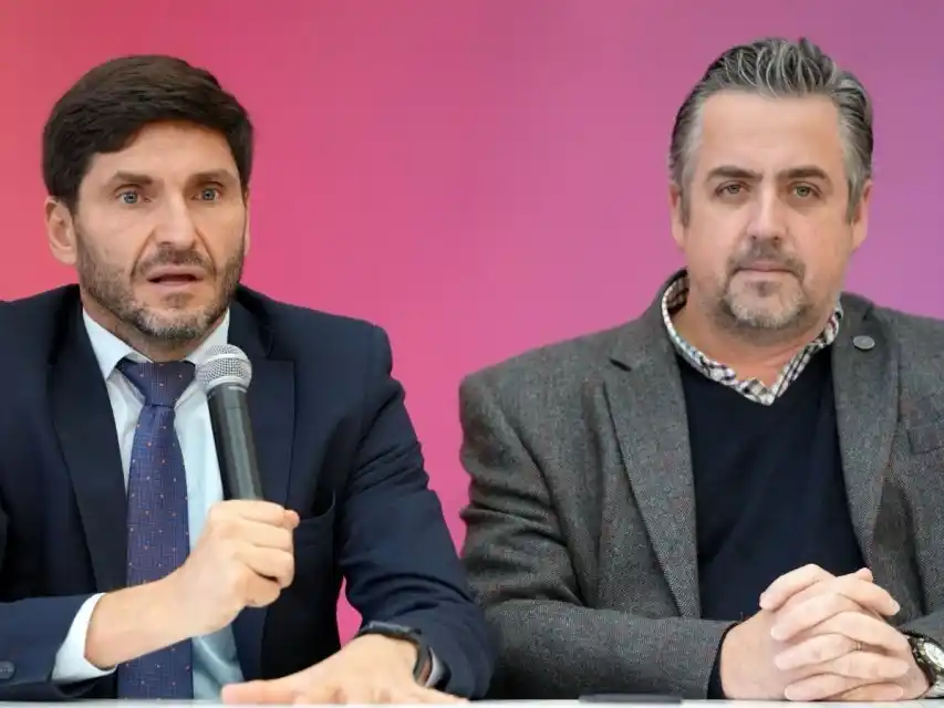 Pullaro y Cococcioni encabezaron la apertura de ofertas económicas.