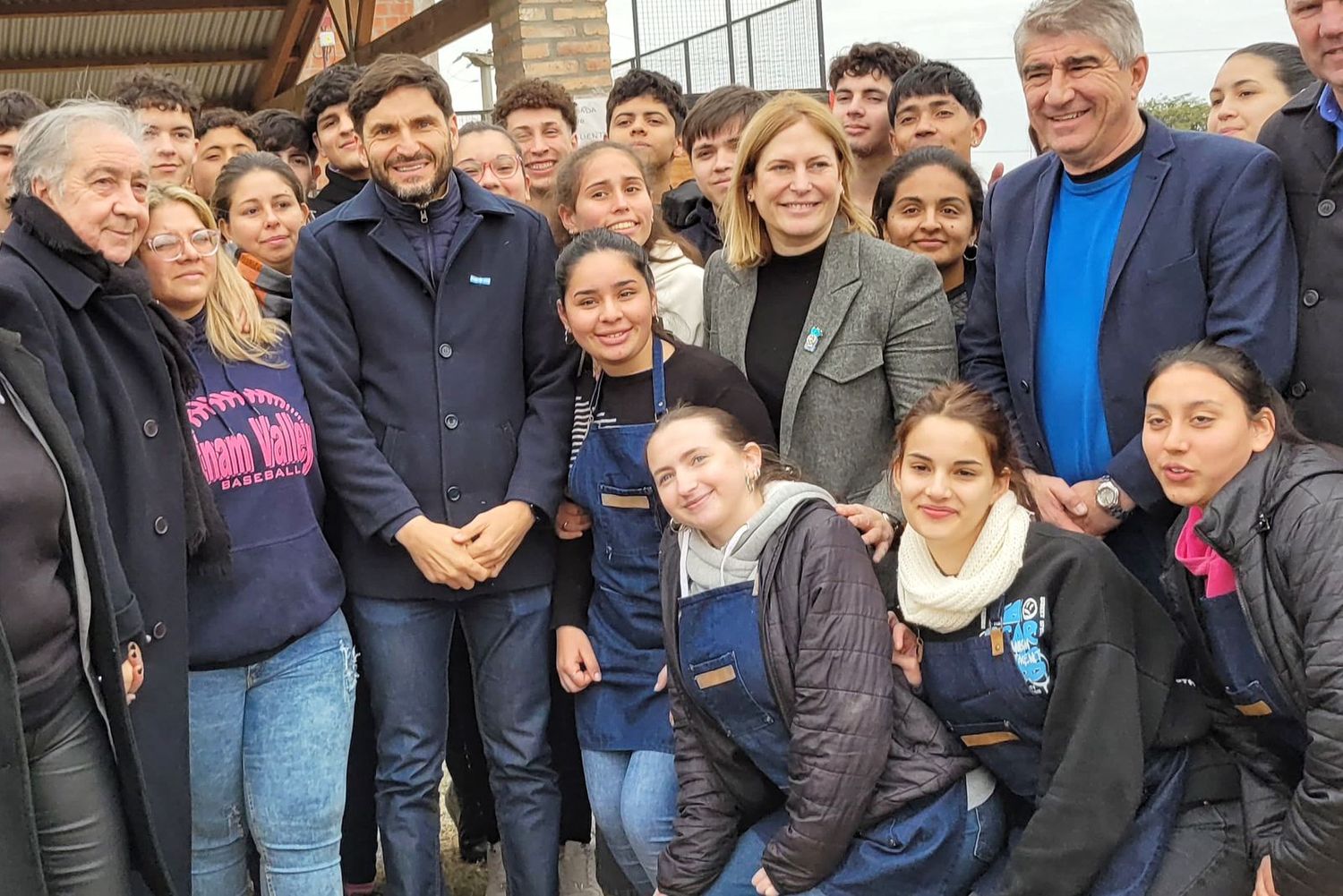 El gobernador hizo entrega de aportes para localidades de distintos departamentos.