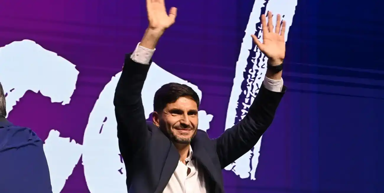 El festejo de Pullaro este domingo en Rosario. Crédito: Marcelo Manera