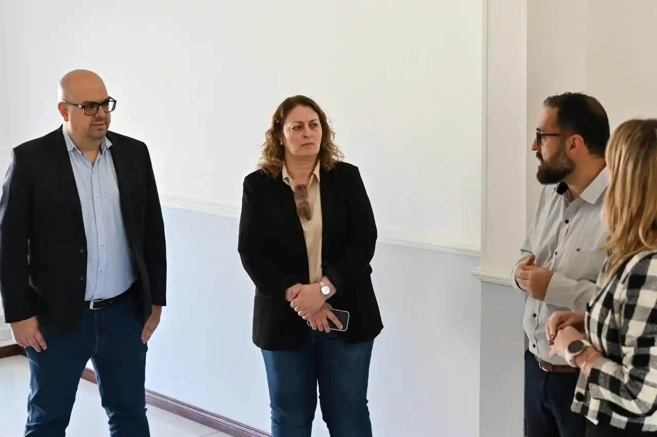 La ministra de Salud recorrió en Granadero Baigorria una vivienda incautada en una causa penal, que se acondiciona para 10 usuarios del Centro Regional de Salud Mental Agudo Ávila.