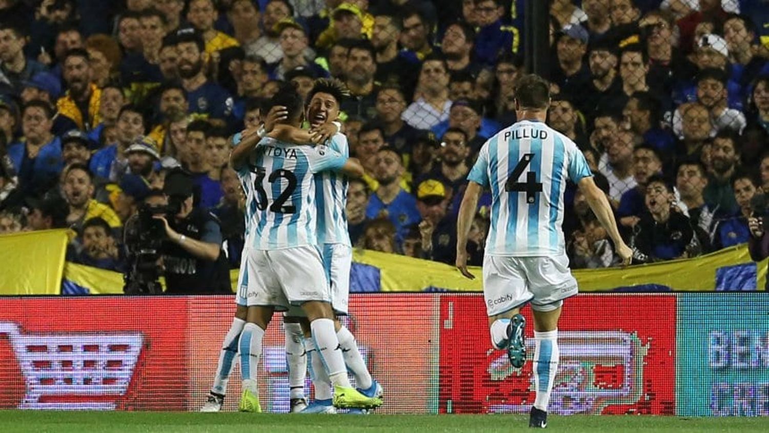 Racing dejó sin invicto a un Boca con muchos suplentes
