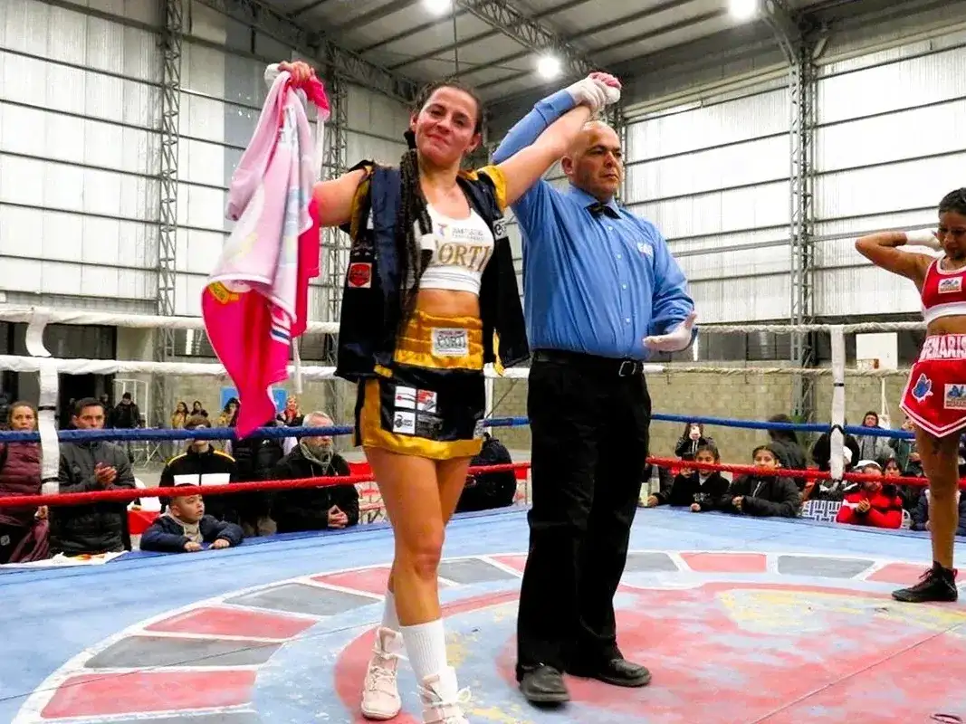 Nahir Erlin peleará por el título latino Superpluma ante la uruguaya Maira Moneo