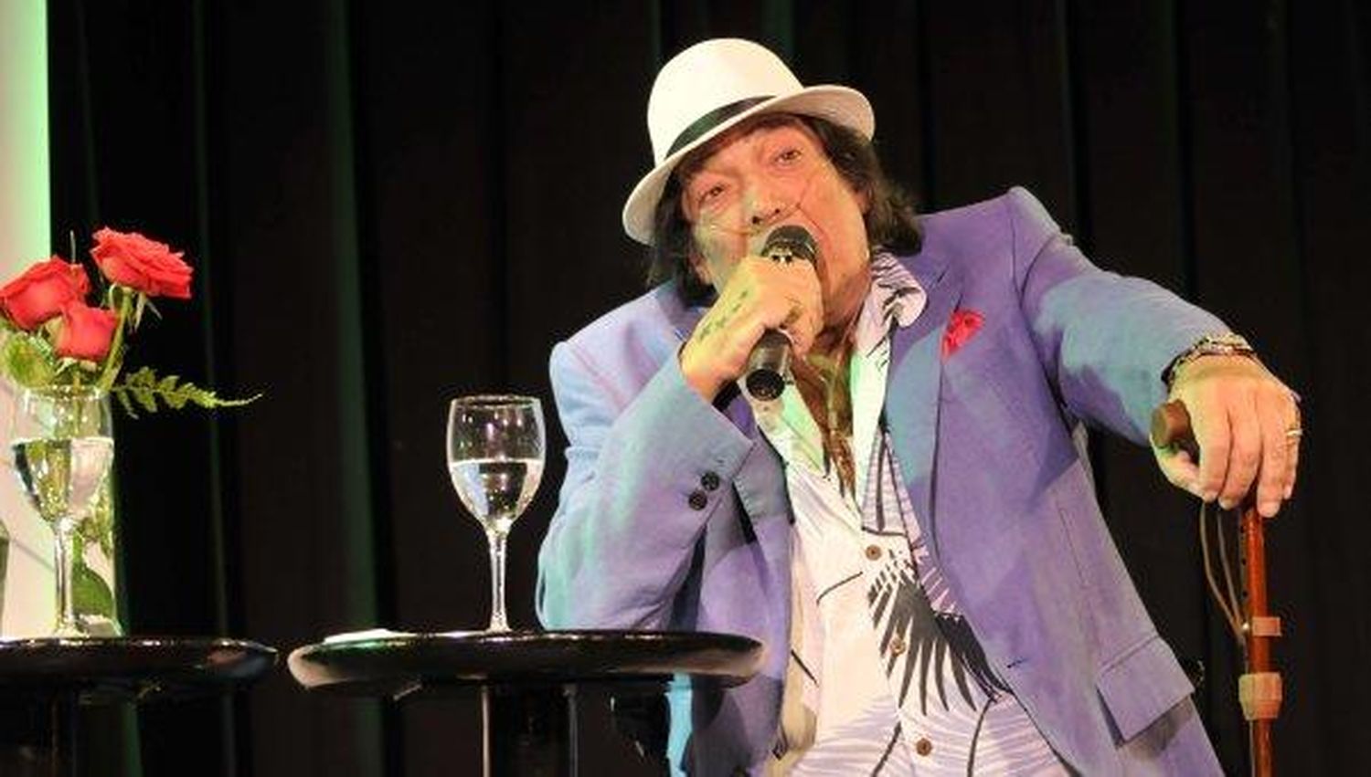 Cacho Castaña: "El polaco Goyeneche se falopeaba conmigo"