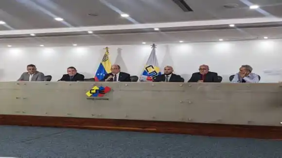 SOLO 3 RECTORES PRINCIPALES DEL CNE confirman su renuncia: Calzadilla asegura que las actividades seguirán