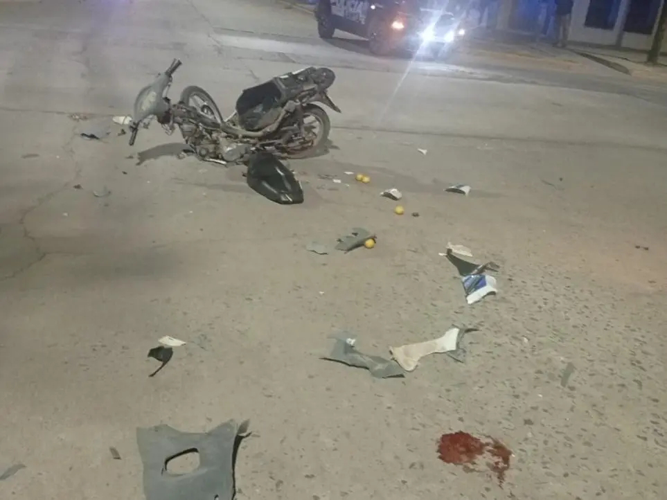 Tres menores resultaron heridas tras chocar una moto y un auto