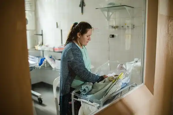 El Hospital y la Departamental de Escuelas dictan un curso para las madres de la Neo