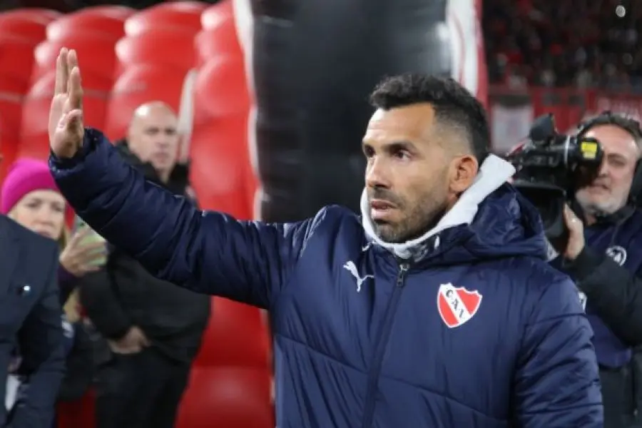 Con el debut de Tevez, Independiente venció a Vélez en una final por la permanencia