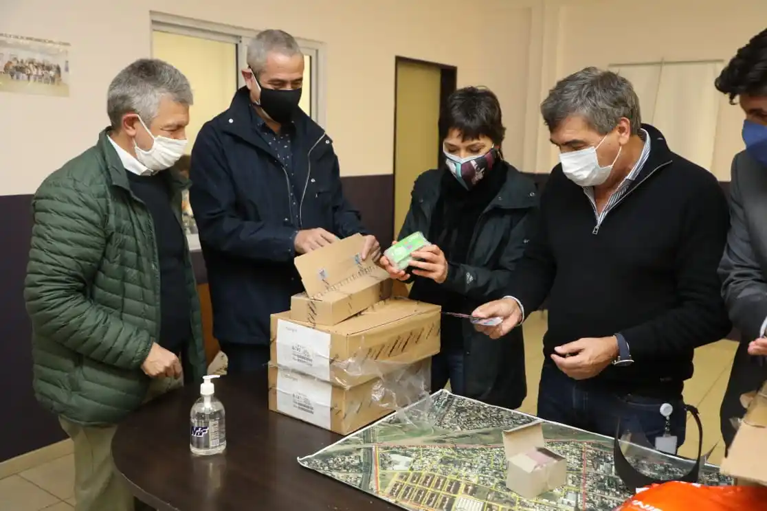 Cuarentena total: Vecinos de Villa Azul recibirán tarjetas telefónicas