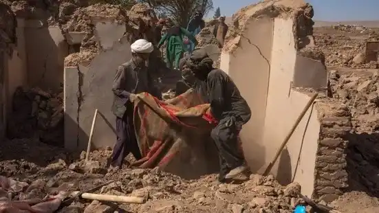 Terremoto en Afganistán: al menos 812 muertos y 2.817 heridos