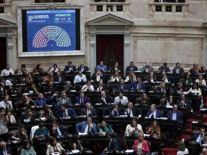 Reforma laboral: la Justicia suspendió más de 
80 artículos tras una presentación de la CGT