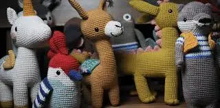 Anotan para participar de un taller de tejido al crochet