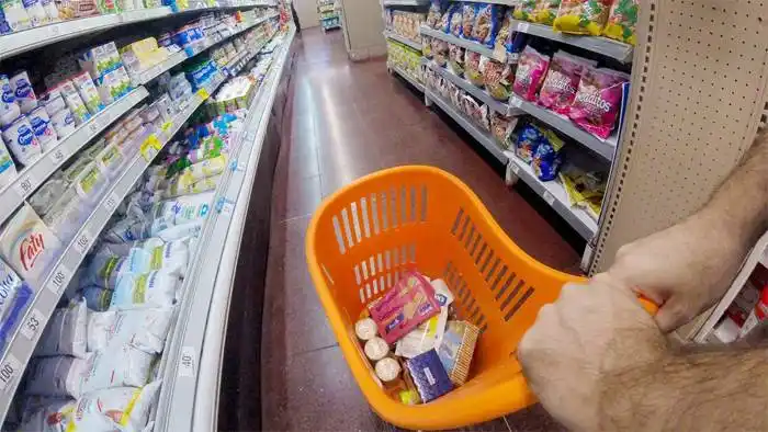En junio, una familia tipo necesitó $43 811 para no caer en la pobreza