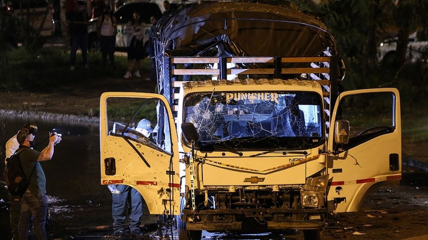 El Ejército de Liberación Nacional atacó a un camión de la Policía colombiana