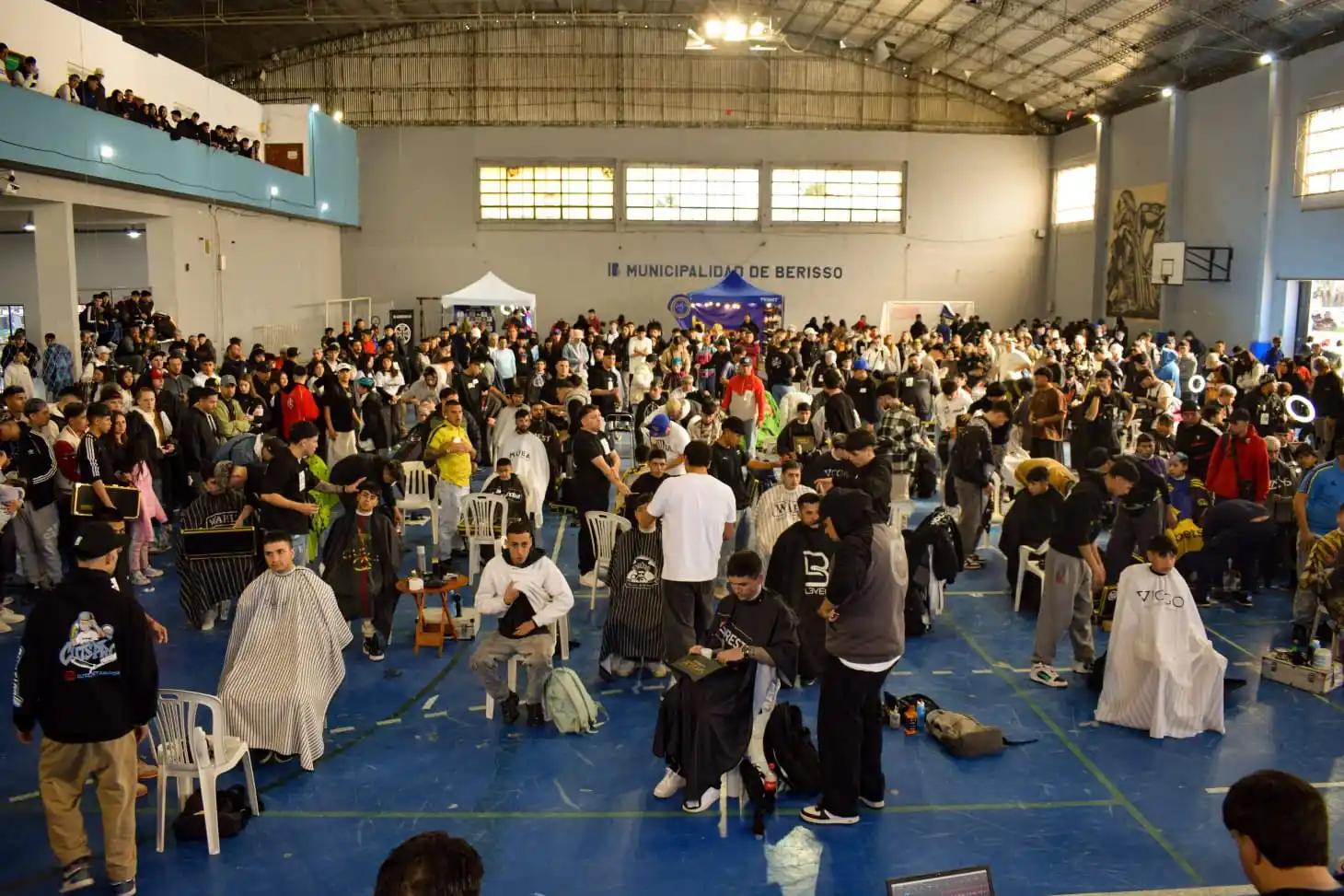 Más de 200 barberos mostraron su talento en la primera Expo Barber King Battle que se realizó en Berisso