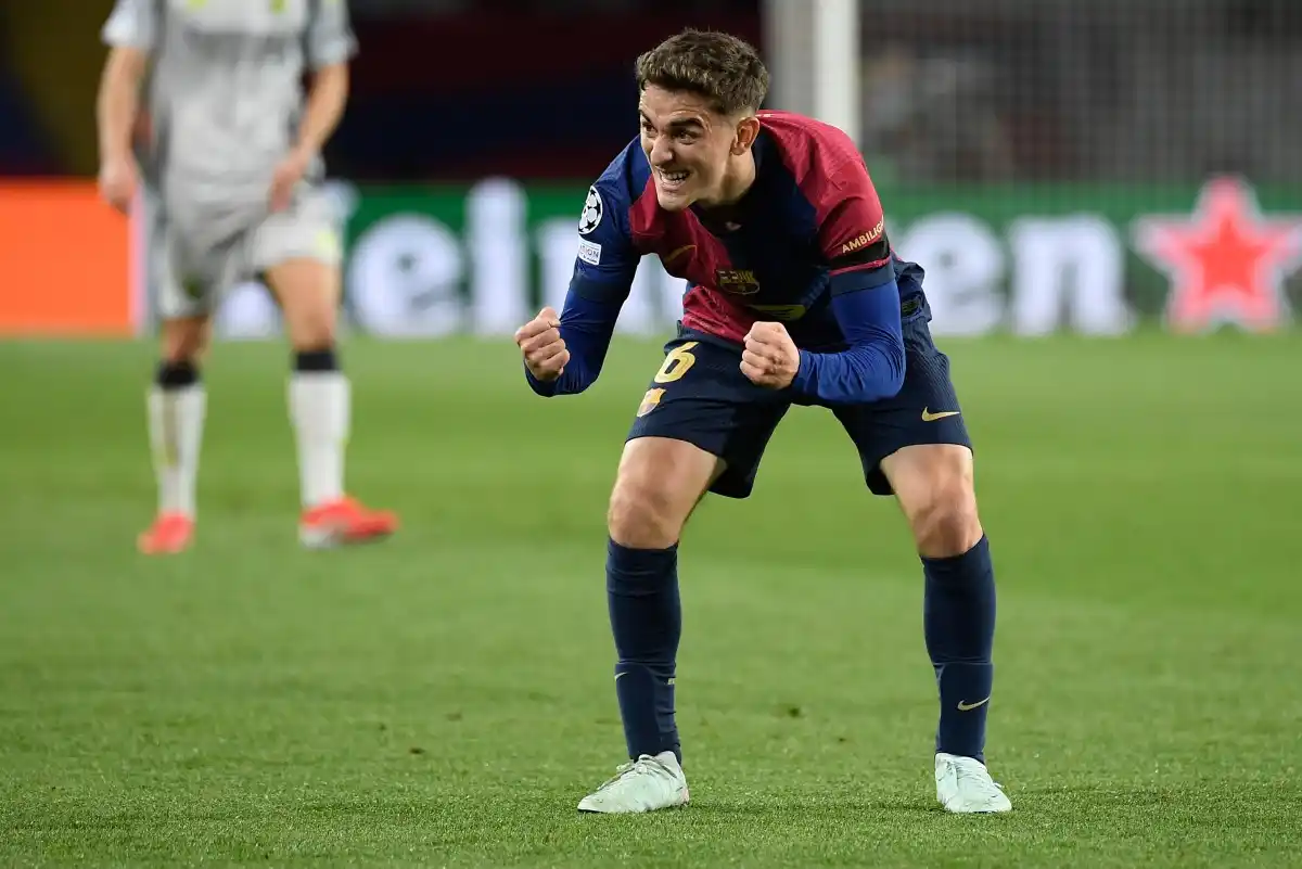 Yamal y Raphinha catapultan al Barcelona a cuartos de Champions