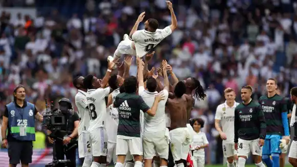 Benzema llegó a un acuerdo con el Real Madrid para desvincularse del club