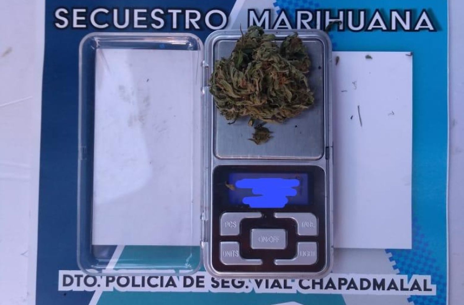 Operativo en Ruta 11: encontraron dos cogollos de marihuana en dos autos