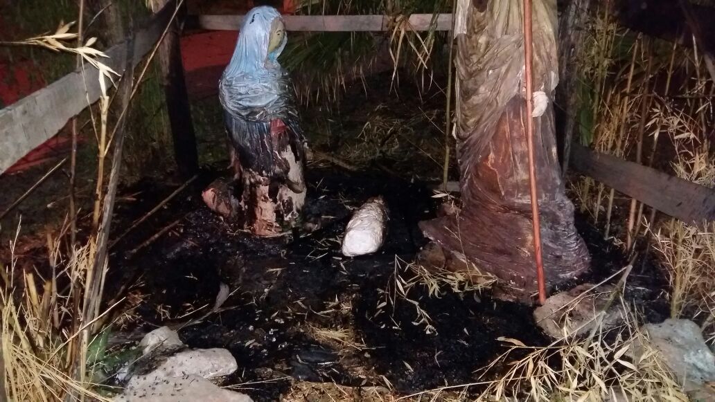 Cuatro adolescentes incendiaron el pesebre de la Parroquia del Rosario