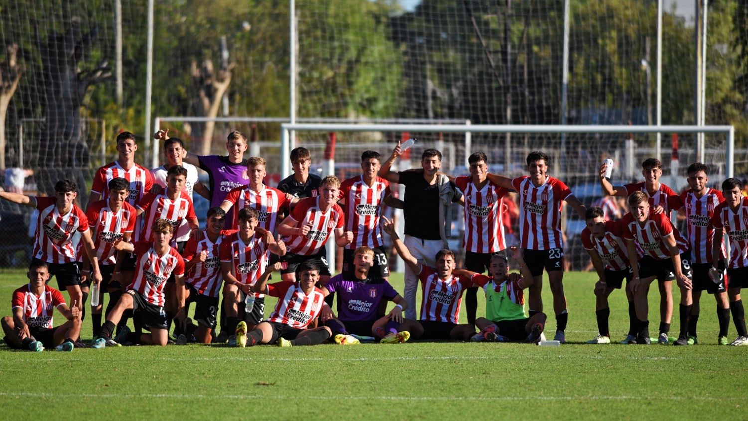 La reserva de Estudiantes con los necochenses entre sus filas