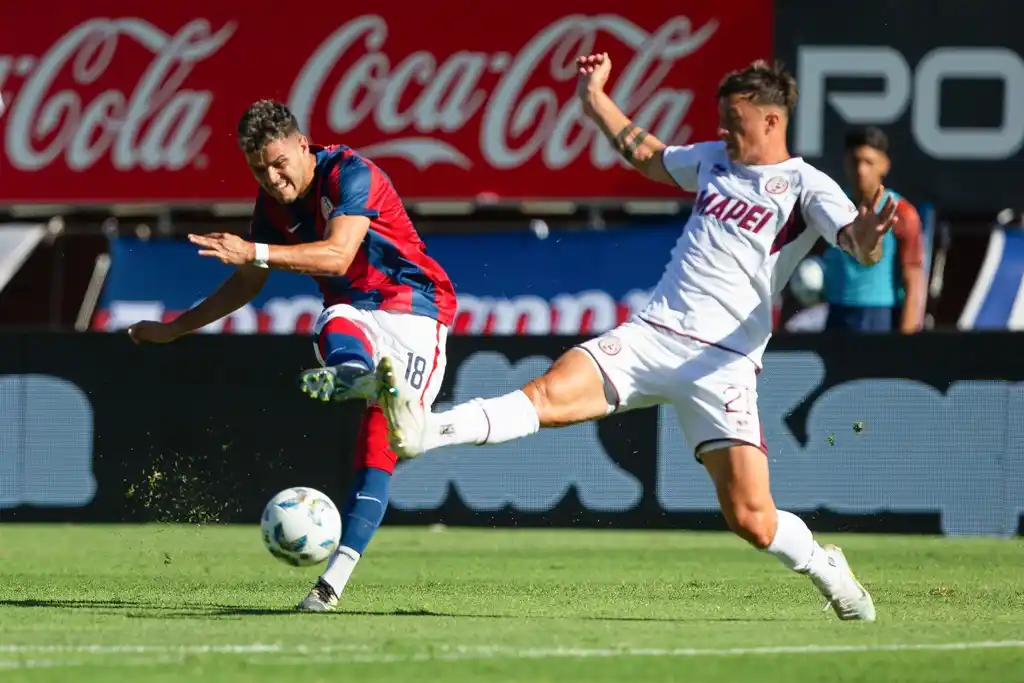 San Lorenzo dejó una pobre imagen en el debut.
