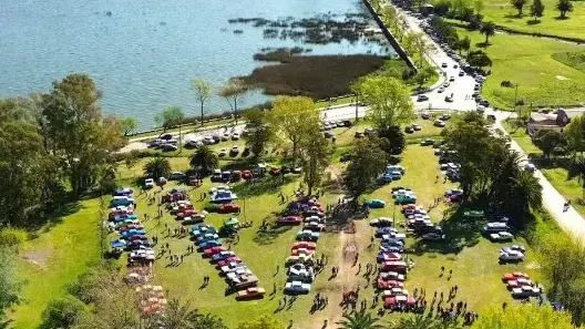 En Chascomús, en la zona del Fuerte San Juan Bautista, se congregaron cientos de seguidores de Chevrolet.

El Cronista.