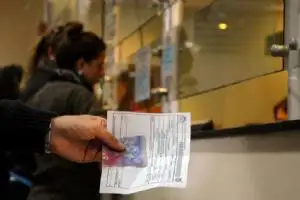 Sigue sin reglamentarse la Ley Antiplus médico 