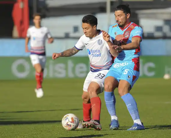 San Lorenzo igualó en
el estreno de Montero