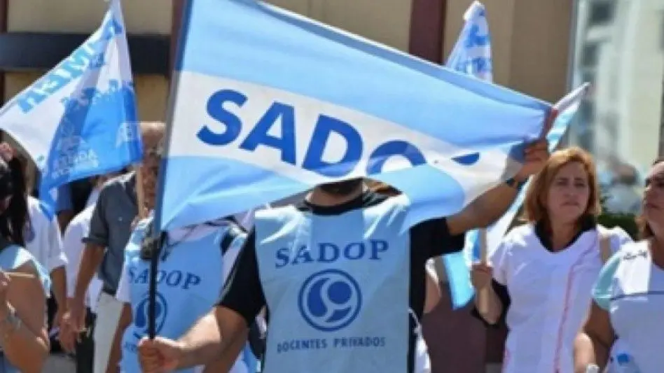 Docentes privados exigen el pago del bono extraordinario de fin de año