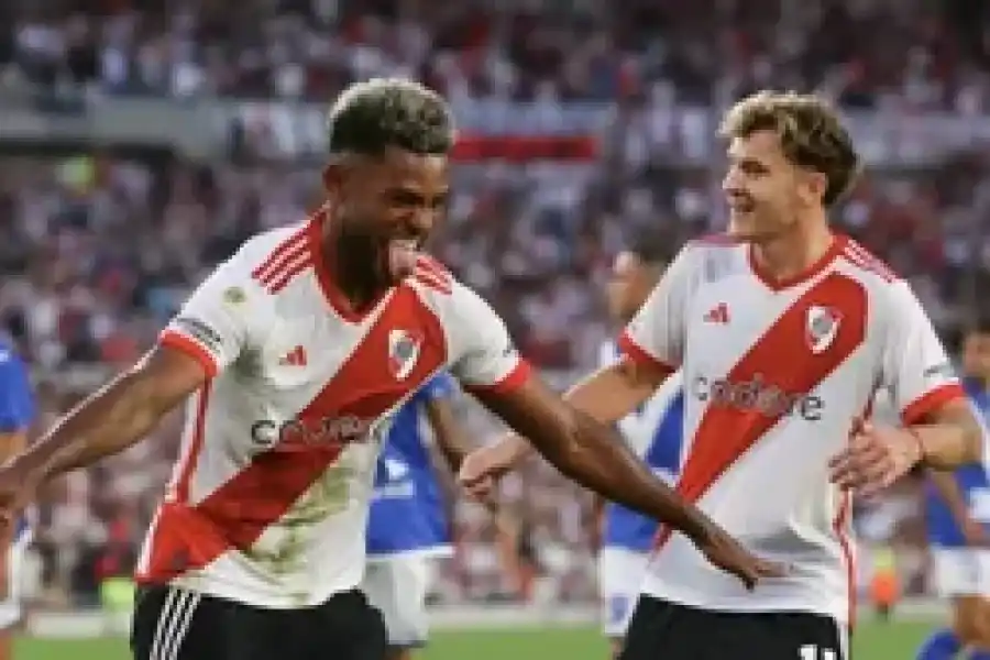 River aplastò a Vèlez en el "Màs Monumental"