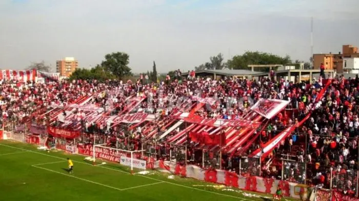 San Martín goleó a Sarmiento y volverá a jugar en primera