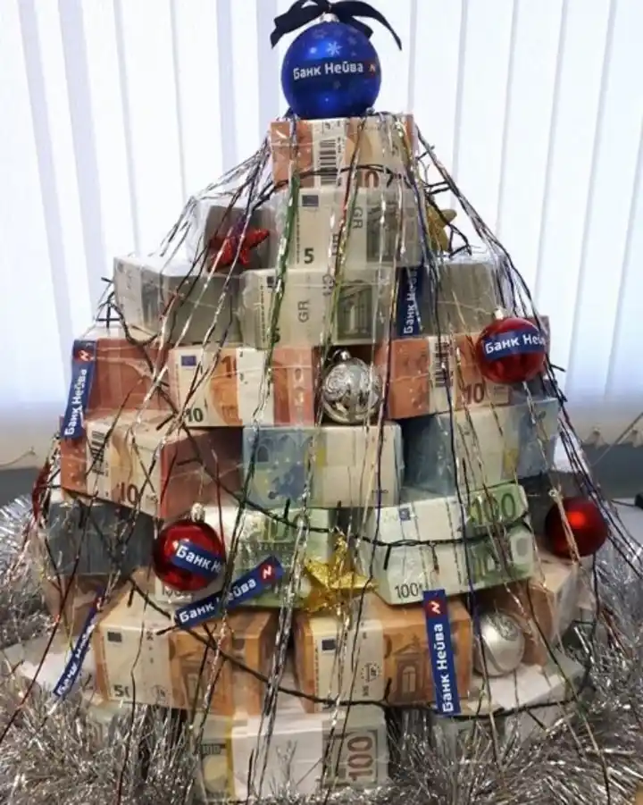 Un banco ruso armó el árbol de Navidad más caro del mundo