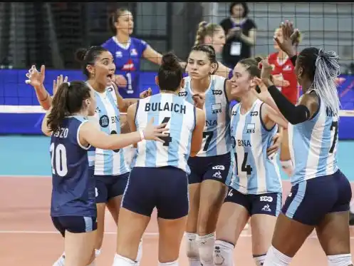 Las Panteras enfrentaran a Bulgaria el 29 y 31 de mayo en Santa Fe y Rosario. Foto: FEVA